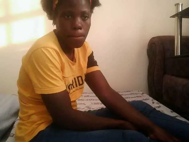 Cute-nina broadcasting live