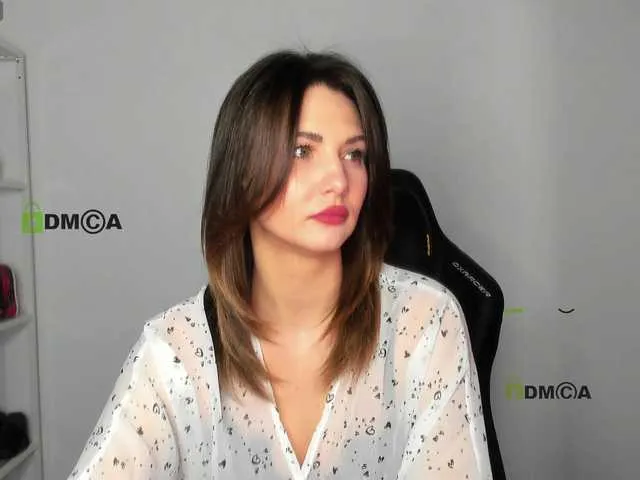 Cute-Shy broadcasting live