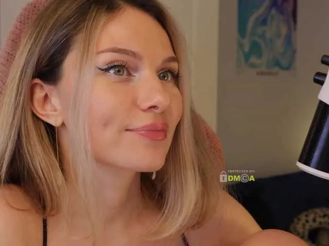 DianaMurr broadcasting live