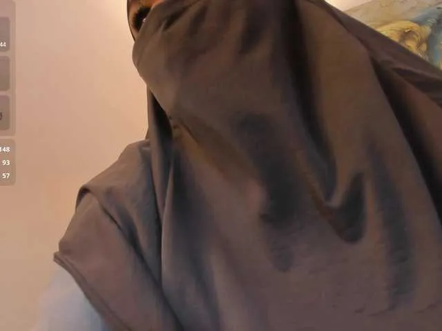 Layla-arabelle broadcasting live