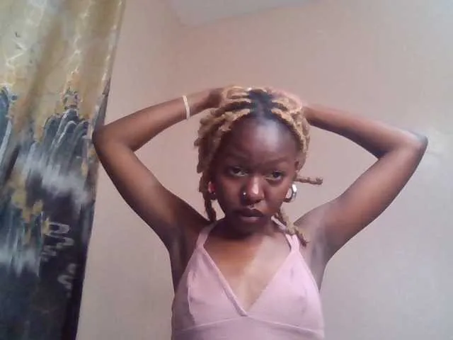 MemeLovesx broadcasting live