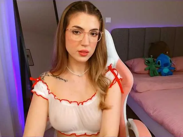 Mrs-Tory broadcasting live