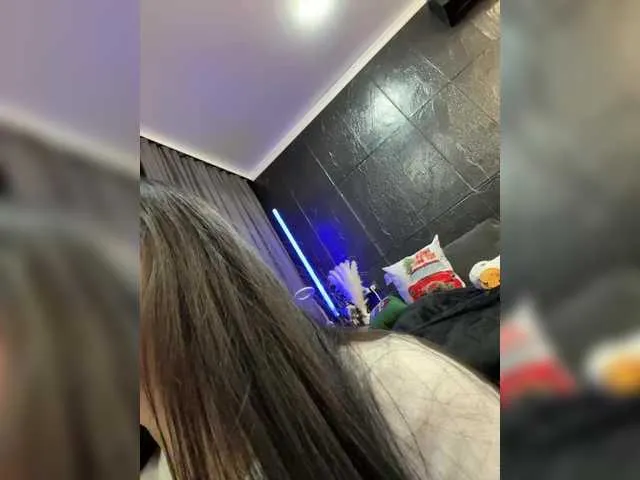 Vero19nika broadcasting live