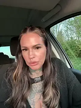 AileenInkOfficial broadcasting live