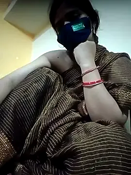 Cute-Bandna broadcasting live