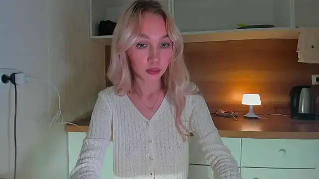 cuteleraay broadcasting live