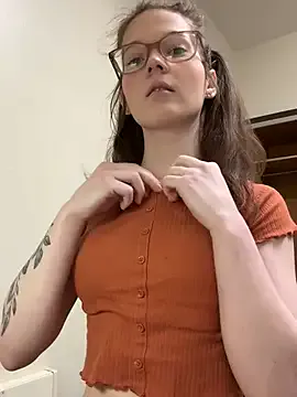 dreamteemergirl broadcasting live