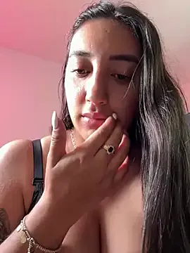 Hannahoff broadcasting live