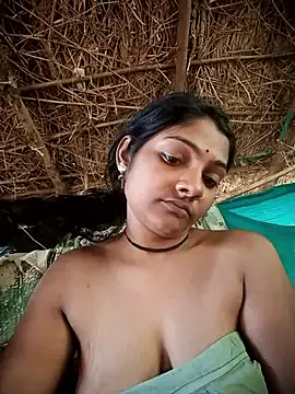 Hotty_raghni Image 4