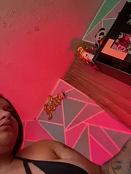 KinkyJessyHotxx broadcasting live