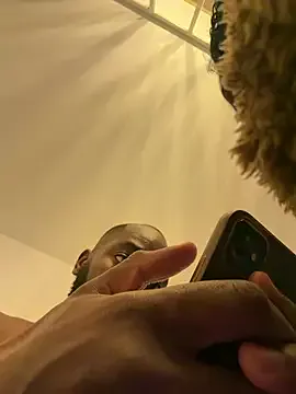 LoveLany9 broadcasting live