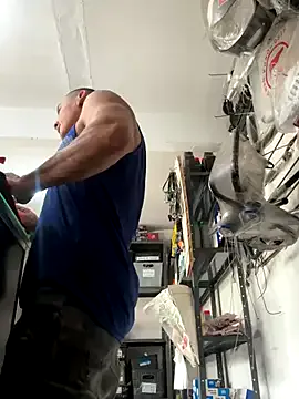 Paul22cm- broadcasting live