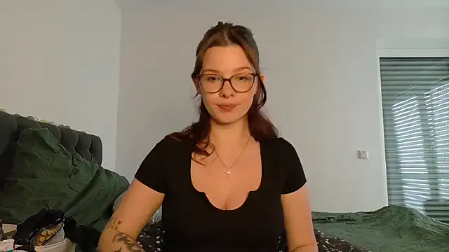 RoxiBlack broadcasting live