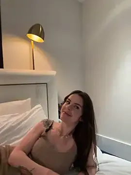 RubyLunaa broadcasting live