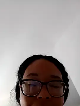 XMara broadcasting live